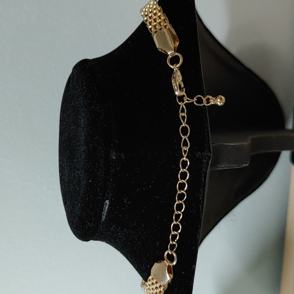 Vintage Layered Bib Necklace - Picture 2 of 3